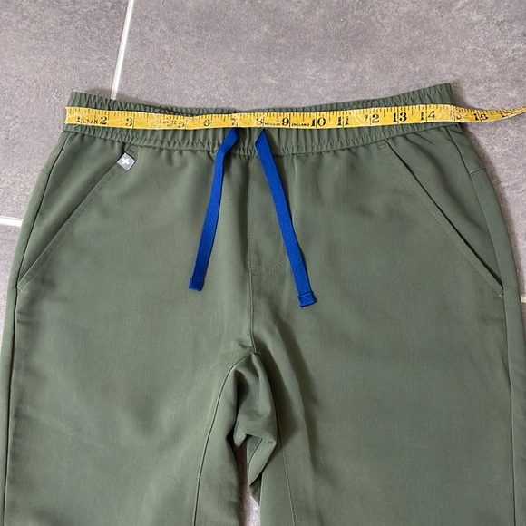 FIGS Tansen Jogger Scrub Pants size Small Short - Picture 4 of 11